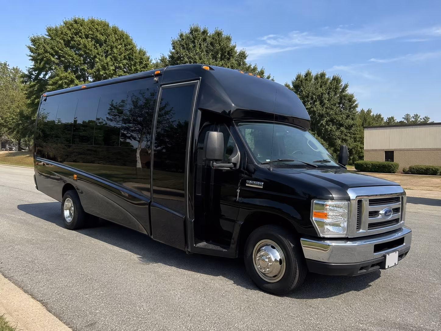 minibuses for executive shuttles and corporate summit transportation in rancho cordova